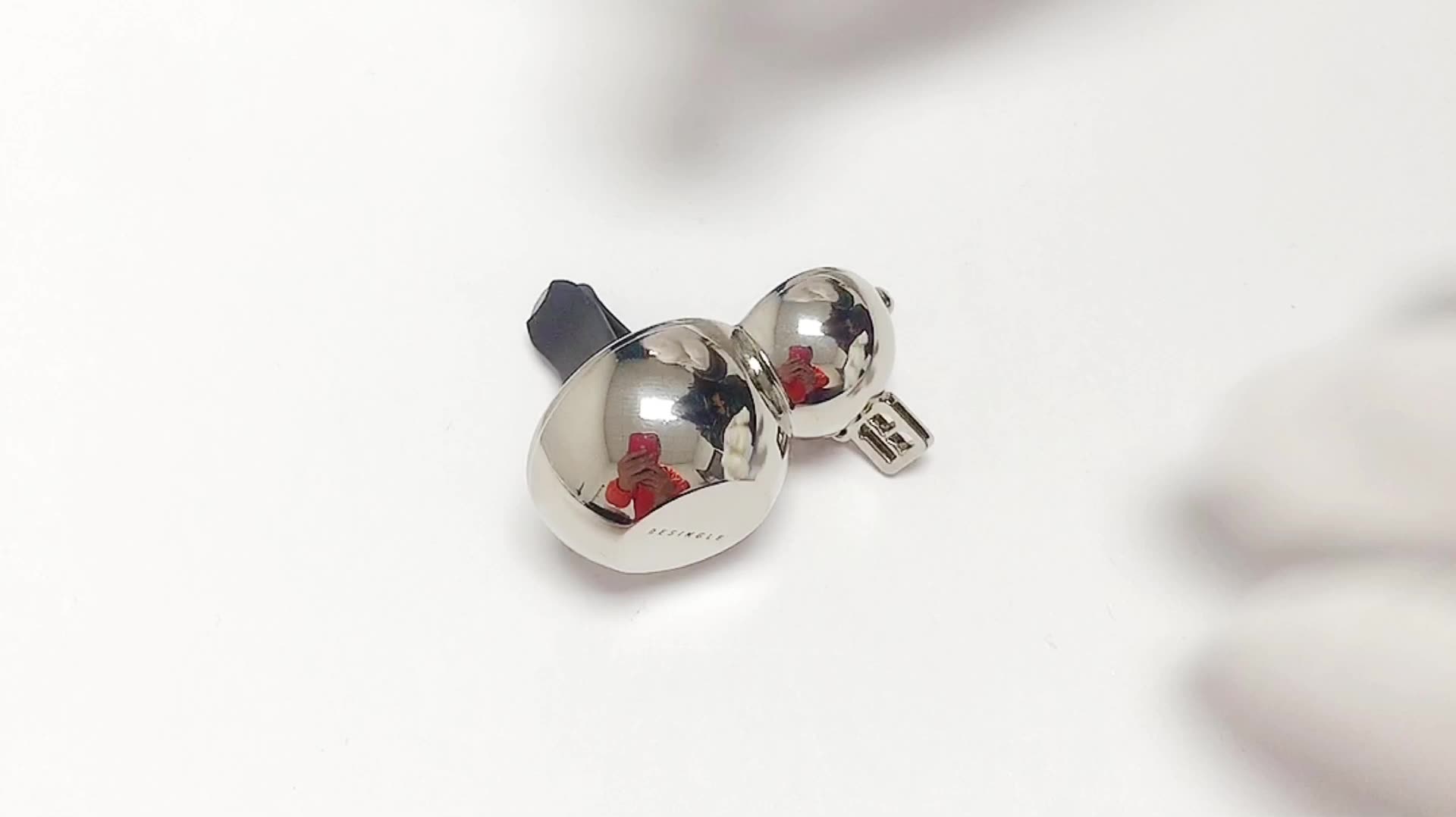 YWYM Vent Car Clip YWS121 – aroma diffuser detail 1